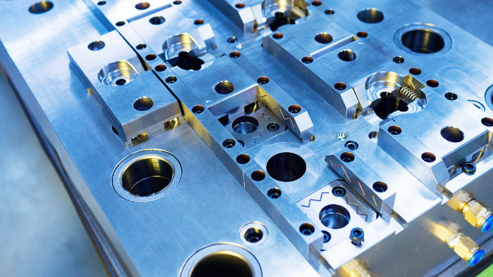 Clear Plastic Injection Molding: Understanding the Basics