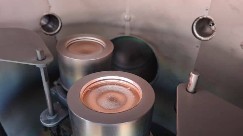 2인치 구리 및 티타늄 타겟을 갖춘 2개의 마그네트론 스퍼터링 소스