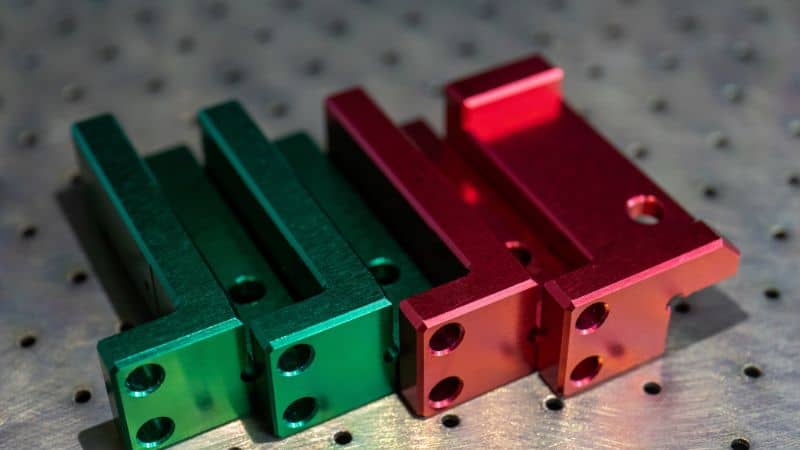 piese din aluminiu placat în două culori