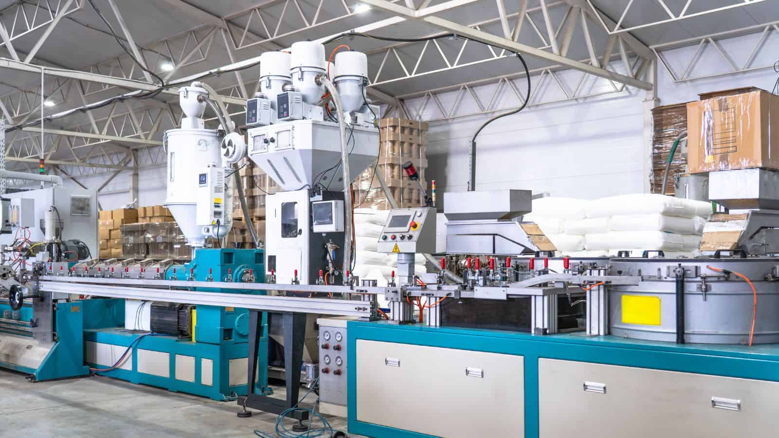 plastic production machine integrated into turnkey process