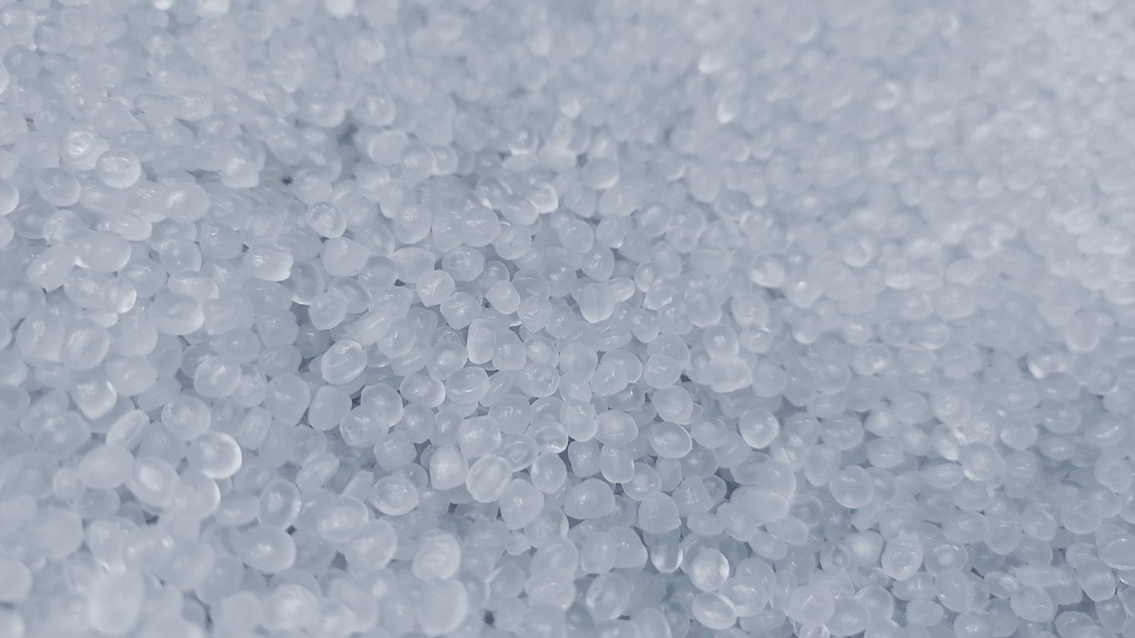 polycarbonate material for outdoor lighting